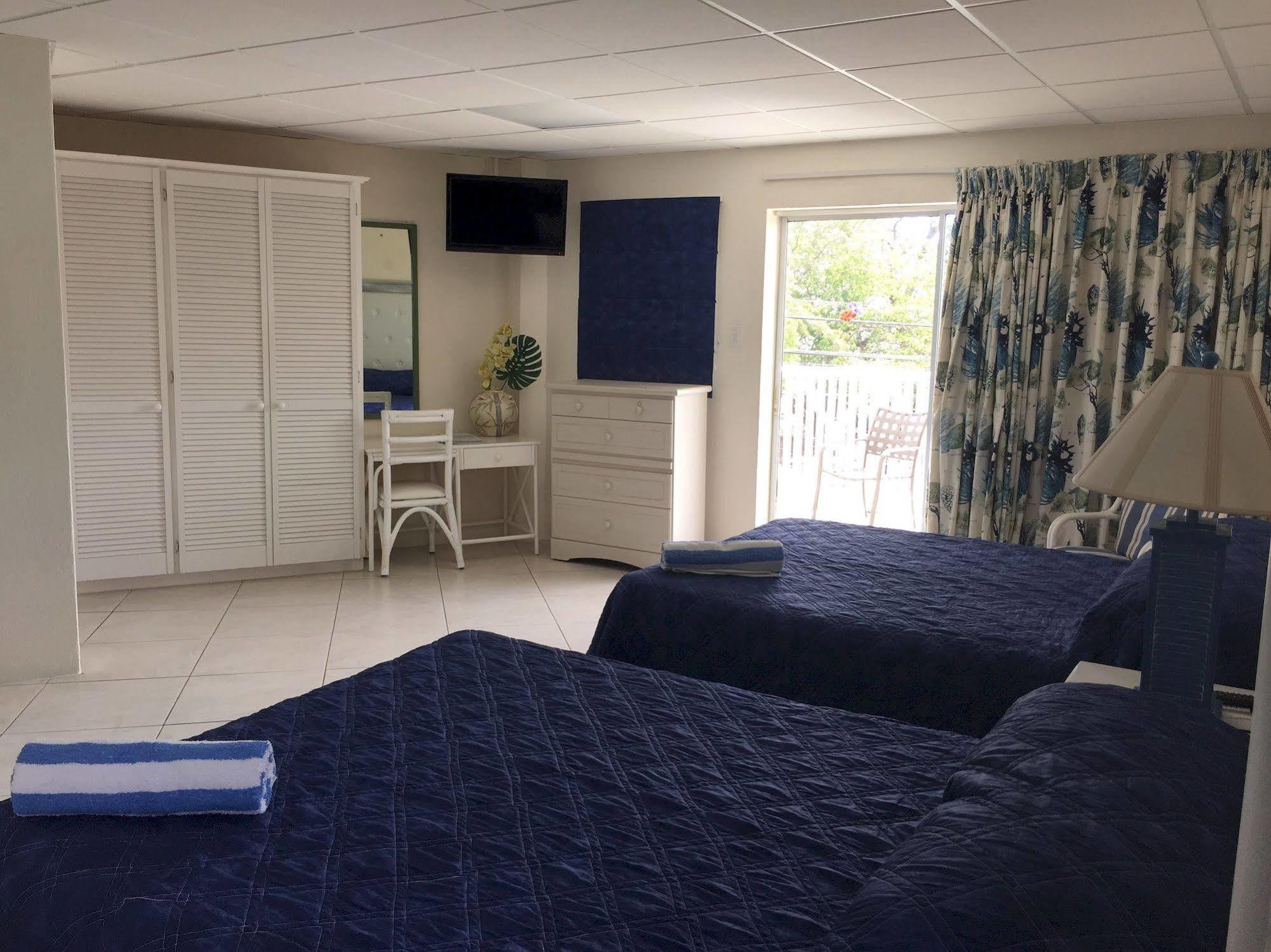 Southern Surf Beach Apartments Rockley Extérieur photo