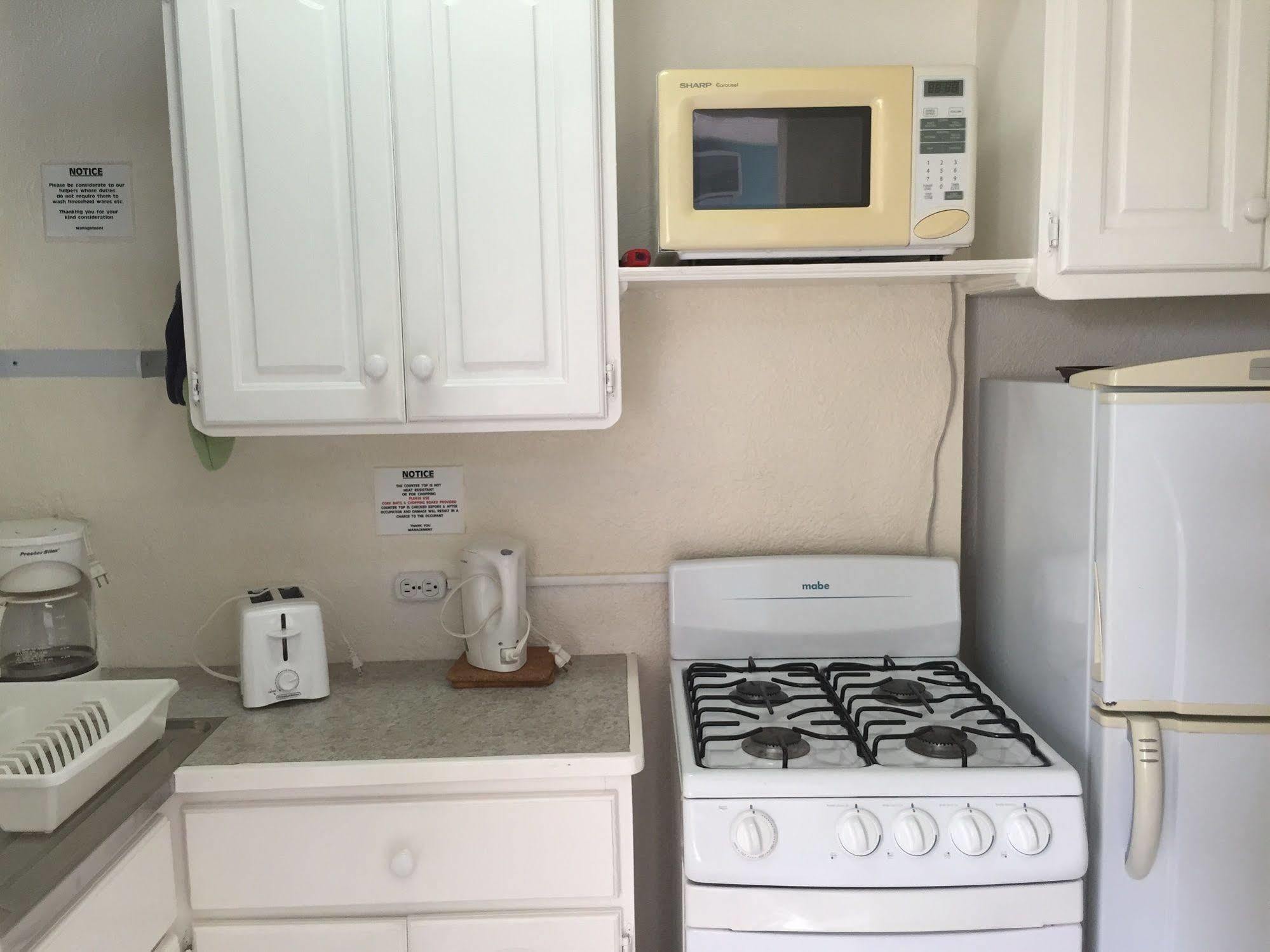 Southern Surf Beach Apartments Rockley Extérieur photo